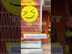 Holle bakstenen gevel buitenste klei bakstenen tegels afscherming scherm bries blokken