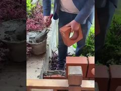 Installatie van keramische holle bakstenen voor muren