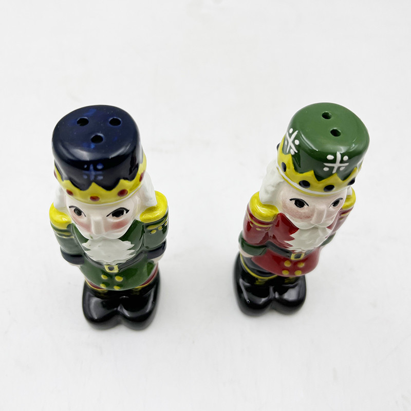 Kerstzout en peper set nieuwheid keramische kerstman shaker potten voor keukenversieringen