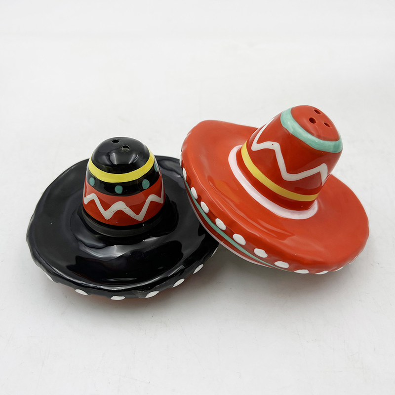 Hand getrokken hoed vorm keramische zout en peper shaker voor huis decoratie cadeau aanpasbare grootte kleur