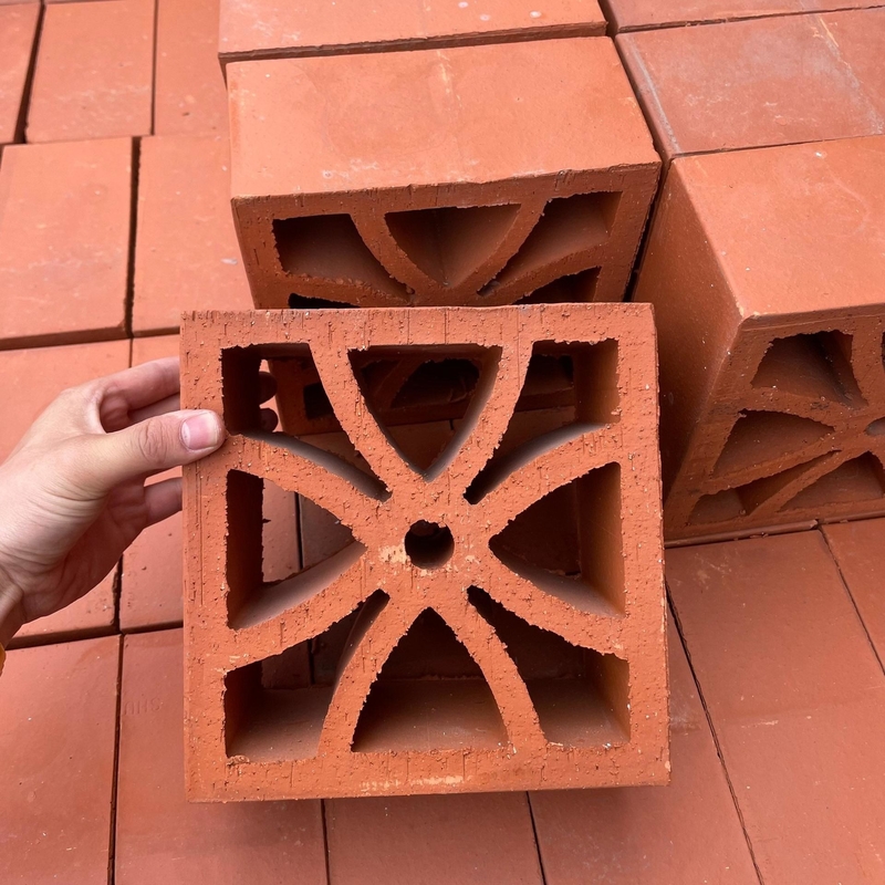 Natuurlijke rode klei terracotta holle blokken Jaali tegels voor wandbekleding Windsteen Grootte 200X200 mm Vierkant Patroon