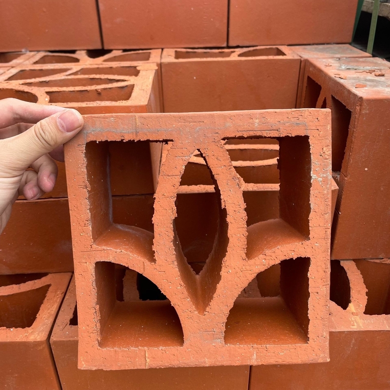 Natuurlijke rode klei terracotta holle blokken Jaali tegels voor wandbekleding Windsteen Grootte 200X200 mm Vierkant Patroon