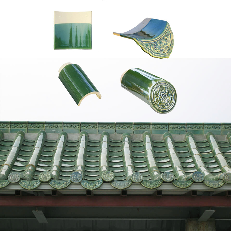Gelaste tegels voor het traditionele ontwerp van groen dak in een Chinese tempel in de Filippijnen