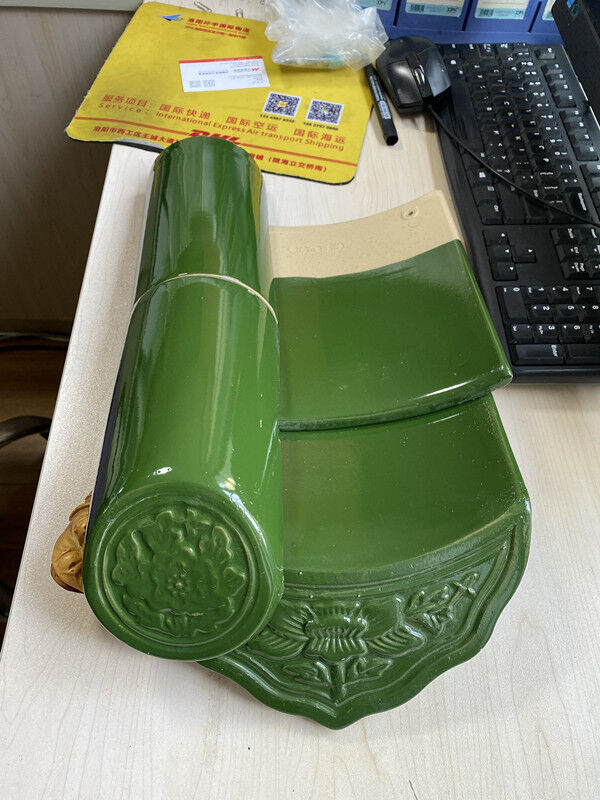 Houten raam Paviljoen in Chinese stijl met groen geglazuurde tegels Retro Houten textuur Hoflandschap Gazebo voor balkon Natuurlijke inrichting