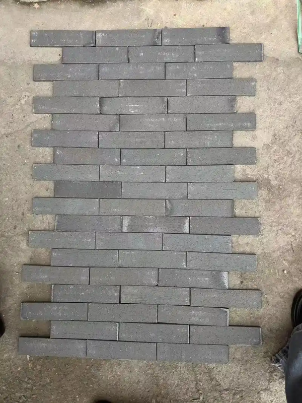 Flexible Clay Wall Cladding Tiles Wire-Cut / Textured Surface Gray Clay Brick for Villa Exterior Facade Cladding Restaurant Wall